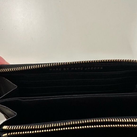 Marc by Marc Jacobs Wallet - Picture 4 of 7